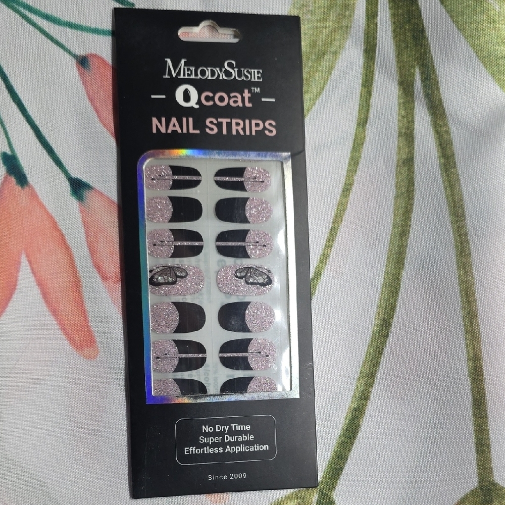 Black and Silver Press-On Nail Strips with Crescent Design